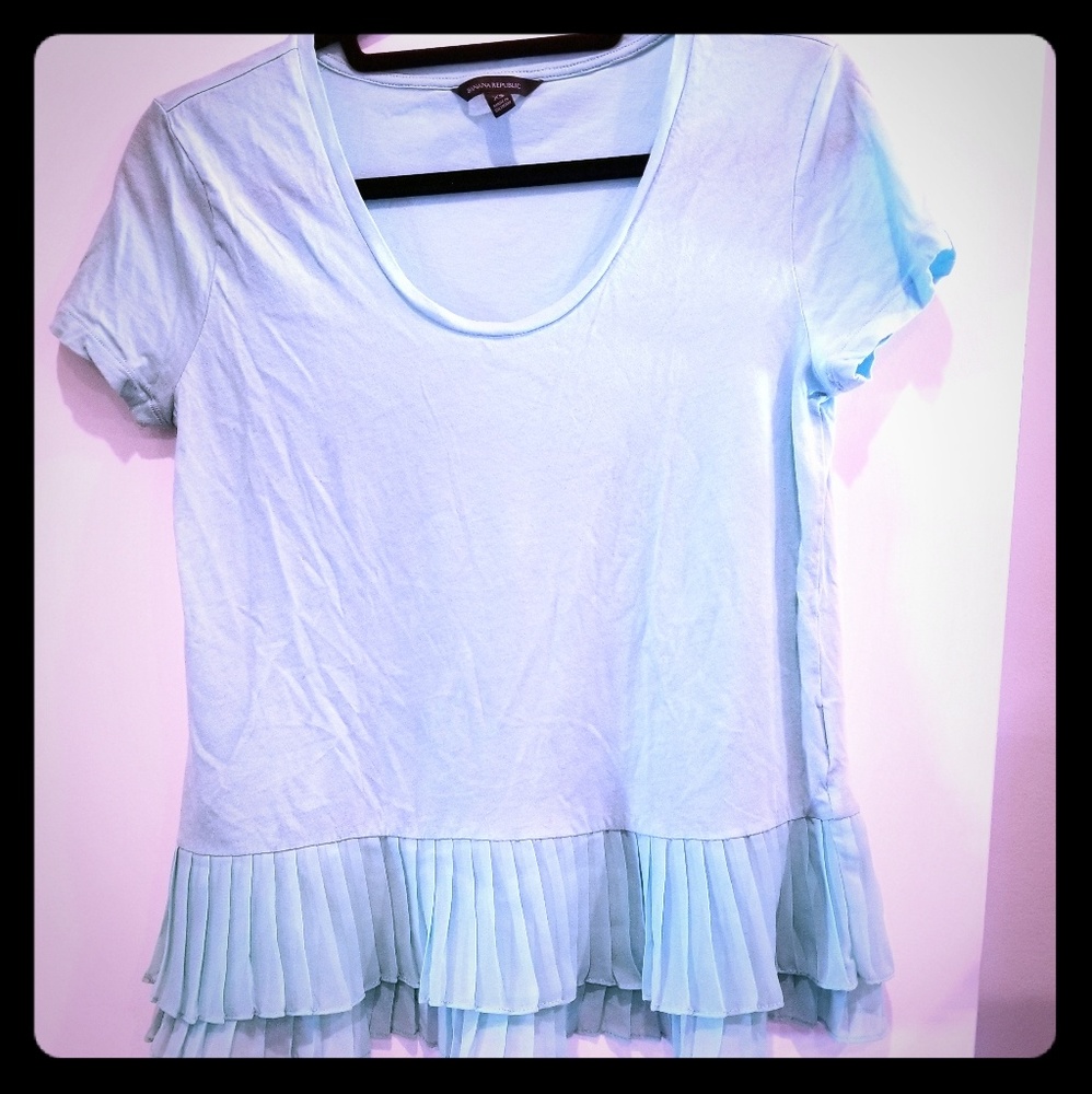 Banana Republic T-shirt w/ pleated hem
